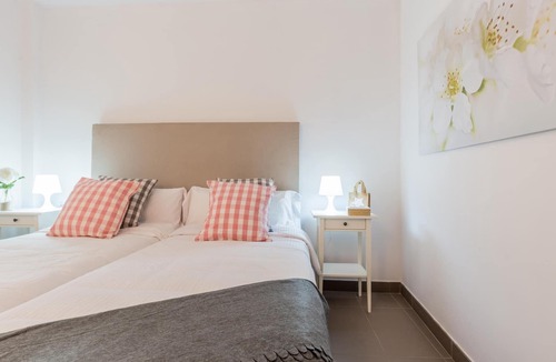 Cornella de Llobregat Apartment | Gorgeous apartment with balcony 413