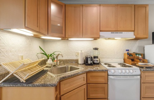 Merriewood House | Gorgeous Flat in Montclair Hills