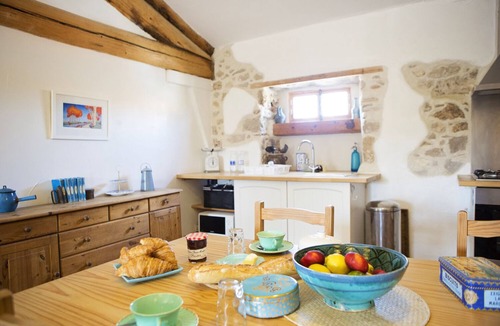 Ferrals-les-Corbieres Apartment | Gorgeous Gites in Ferrals les Corbieres jardin bleu