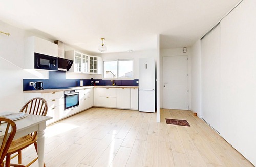 Les Magnils House | Gorgeous home in Les Magnils-Reigniers with WiFi