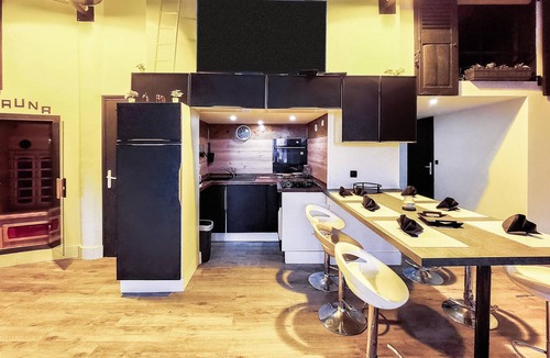 Saint-Bonnet-le-Chateau Apartment | Gorgeous apartment in Saint-Bonnet-le-Châtea