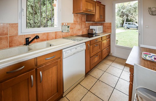 Saint-Saturnin-les-Avignon House | Gorgeous home in Saint Saturnin lès Avi