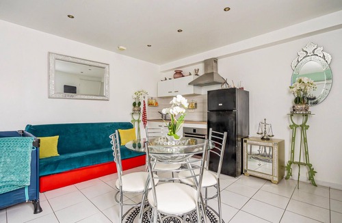 Saint-Thibault-des-Vignes Apartment | Gorgeous apartment in St Thibault des Vignes