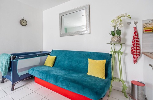 Saint-Thibault-des-Vignes Apartment | Gorgeous apartment in St Thibault des Vignes
