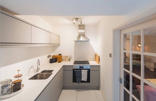 Saint Paul's Apartment | Gorgeous Garden Flat - Top Location