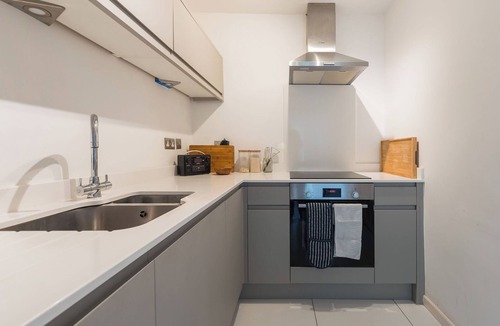 Saint Paul's Apartment | Gorgeous Garden Flat - Top Location