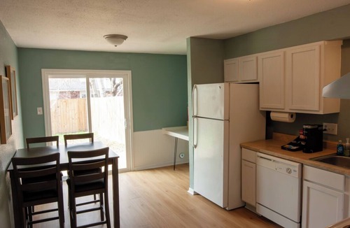 Pecan Tree - McCullough Apartment | Gorgeous Georgia Getaway - Scenic Walk to Kyle