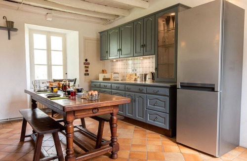 Boisredon Cottage | Gorgeous Gite in peaceful setting with pool & lake