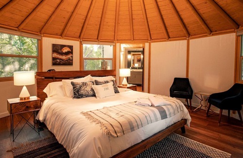 Bastrop Cabin | Gorgeous Glamping Yurt for a Unique Romantic Getaway near Austin