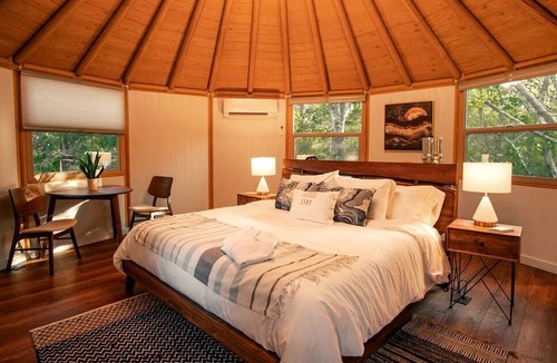 Bastrop Cabin | Gorgeous Glamping Yurt for a Unique Romantic Getaway near Austin