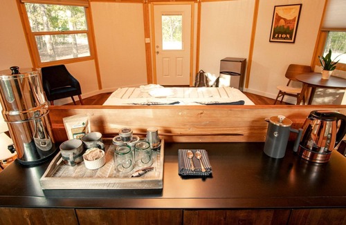 Bastrop Cabin | Gorgeous Glamping Yurt for a Unique Romantic Getaway near Austin