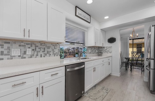 Caloosahatchee House | Gorgeous Gulf Access Home-Heated pool & garage game room!