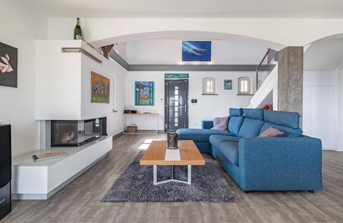 Montaleigne House | Gorgeous home in Saint-Laurent-du-Var