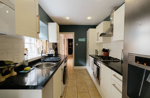 Clifton Apartment | Gorgeous Hideaway in Classy Clifton