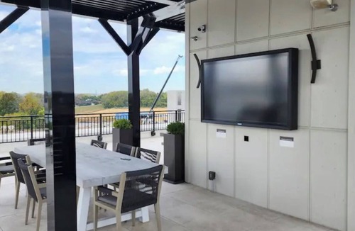 Clarksville Apartment | Gorgeous High-Rise On The River