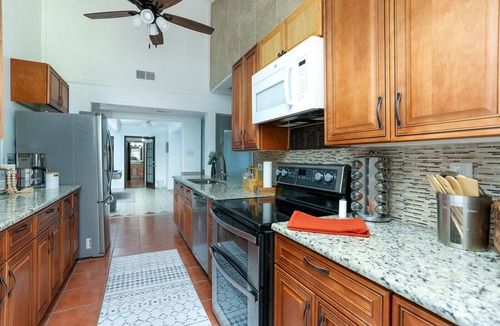 Converse House | Gorgeous Hill Country View @ Luxury Multi-Family Estate