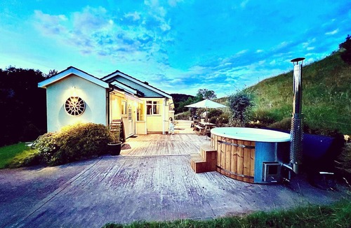 Redbrook House | Gorgeous Hillside Hideaway in Gloucestershire