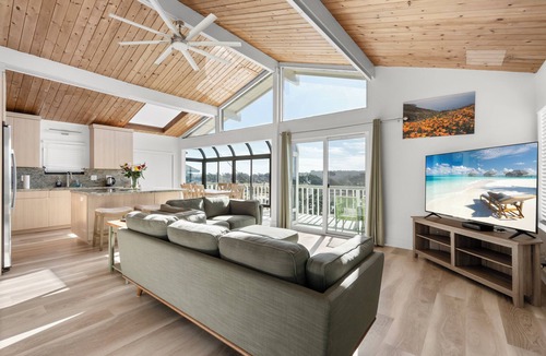 Moss Beach House | Gorgeous hillside home with ocean views!