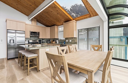 Moss Beach House | Gorgeous hillside home with ocean views!