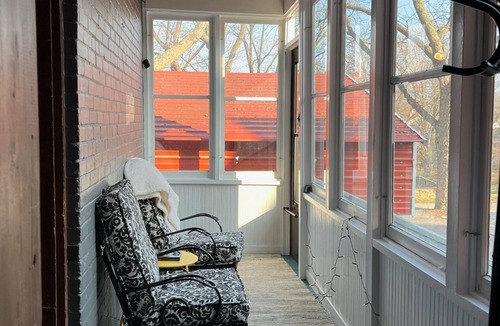 Ste Genevieve House | Gorgeous Historic Victorian - 4 bedrooms 2 bathrooms - 4 Blocks Walk to Town