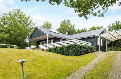 Lihme House | Gorgeous Holiday Home in Spøttrup with Roofed Terrace