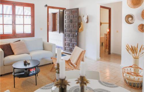 Mil Palmeras House | Gorgeous Home In Pilar De La Horadada With Wifi