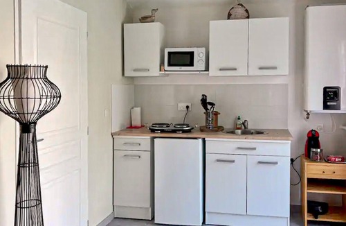 Bourg-les-Valence House | Gorgeous home in Bourg les Valence