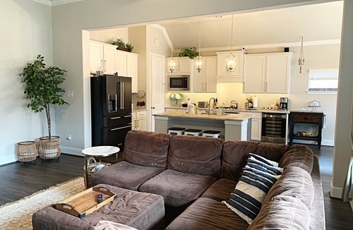 College Park House | Gorgeous home fully FURNISHED