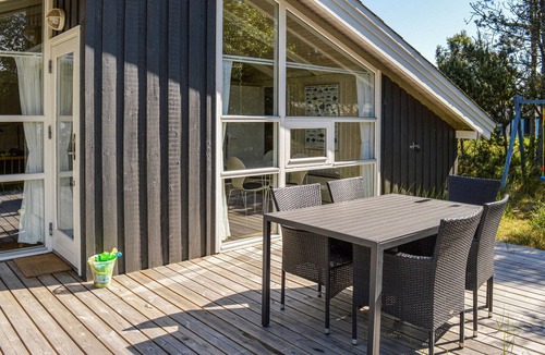 Aalbaek House | Gorgeous home in ålbæk with kitchen