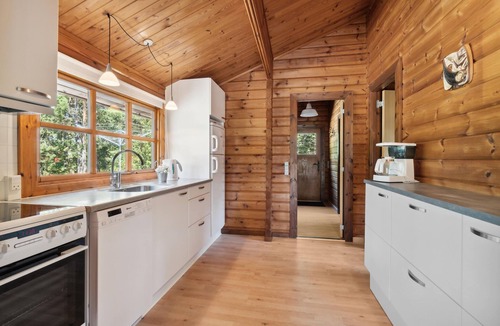 Sømarken House | Gorgeous home in Aakirkeby with WiFi