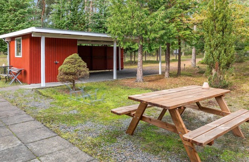 Sømarken House | Gorgeous home in Aakirkeby with sauna