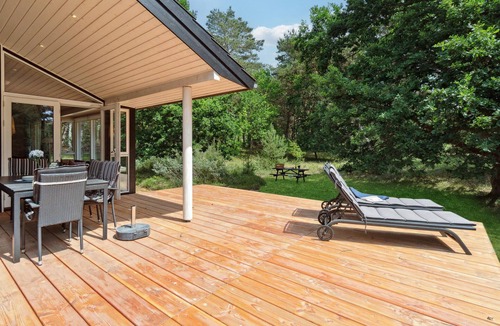 Sømarken House | Gorgeous home in Aakirkeby with kitchen