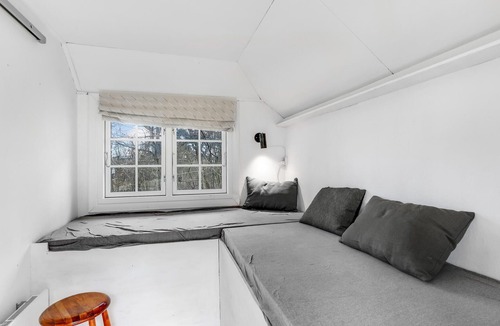 Boderne House | Gorgeous home in Aakirkeby with WiFi