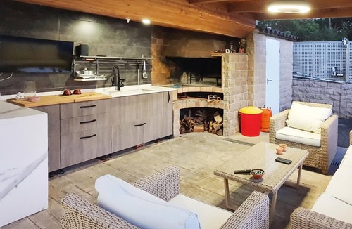 L'Alcora House | Gorgeous home in Alcora with heated swimming pool