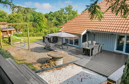 Vedelshave House | Gorgeous home in Asperup with sauna
