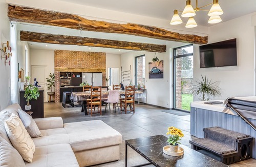 Auvilliers House | Gorgeous home in Auvilliers with WiFi