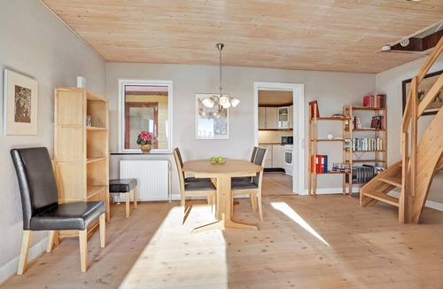 Bandholm House | Gorgeous home in Bandholm with kitchen