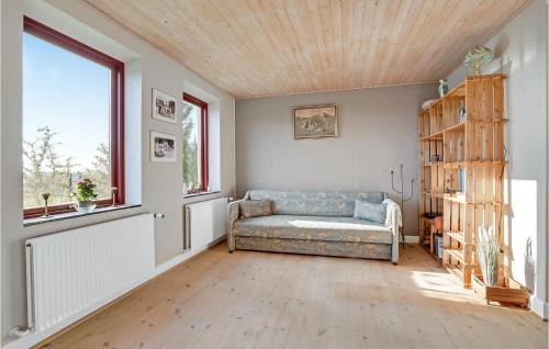 Bandholm House | Gorgeous Home In Bandholm With Kitchen