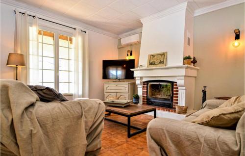 Bellegarde House | Gorgeous Home In Bellegarde
