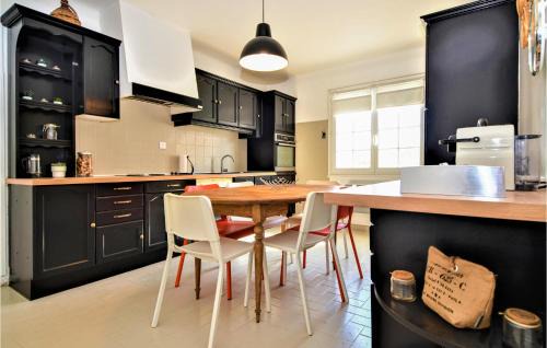 Bellegarde House | Gorgeous Home In Bellegarde