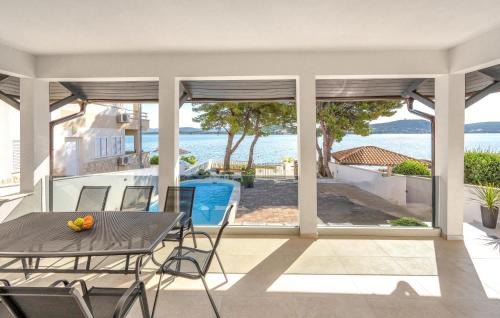 Betina House | Gorgeous Home In Betina With Kitchen