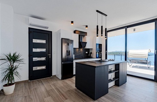 Prizba House | Gorgeous home in Blato
