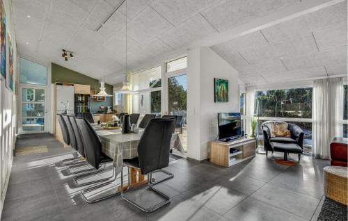 Blavand House | Gorgeous Home In Blåvand With Sauna