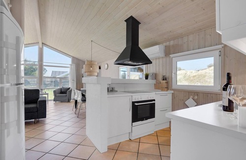 Blokhus House | Gorgeous home in Blokhus with kitchen