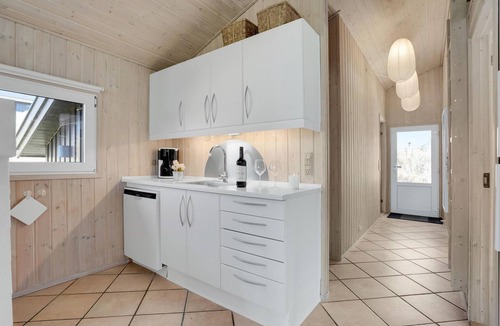 Blokhus House | Gorgeous home in Blokhus with kitchen