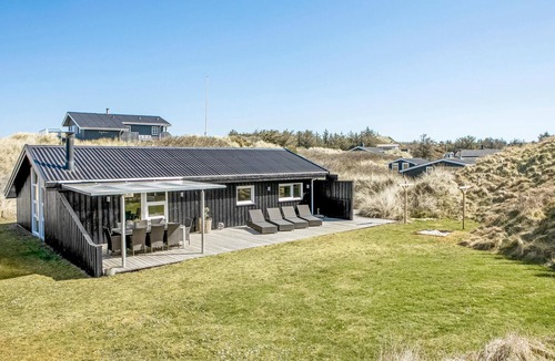 Blokhus House | Gorgeous home in Blokhus with kitchen