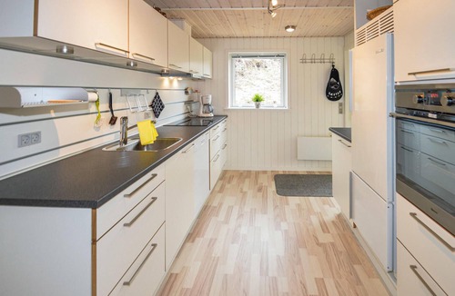 Blokhus House | Gorgeous home in Blokhus with kitchen