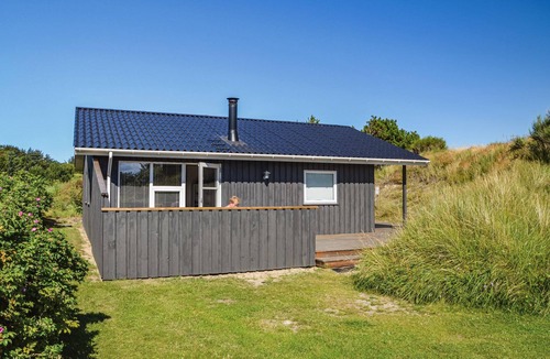 Blokhus House | Gorgeous home in Blokhus with kitchen