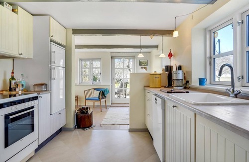 Bogense House | Gorgeous home in Bogense with kitchen