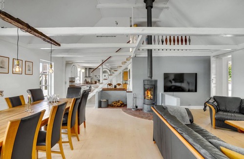 Bogense House | Gorgeous home in Bogense with WiFi